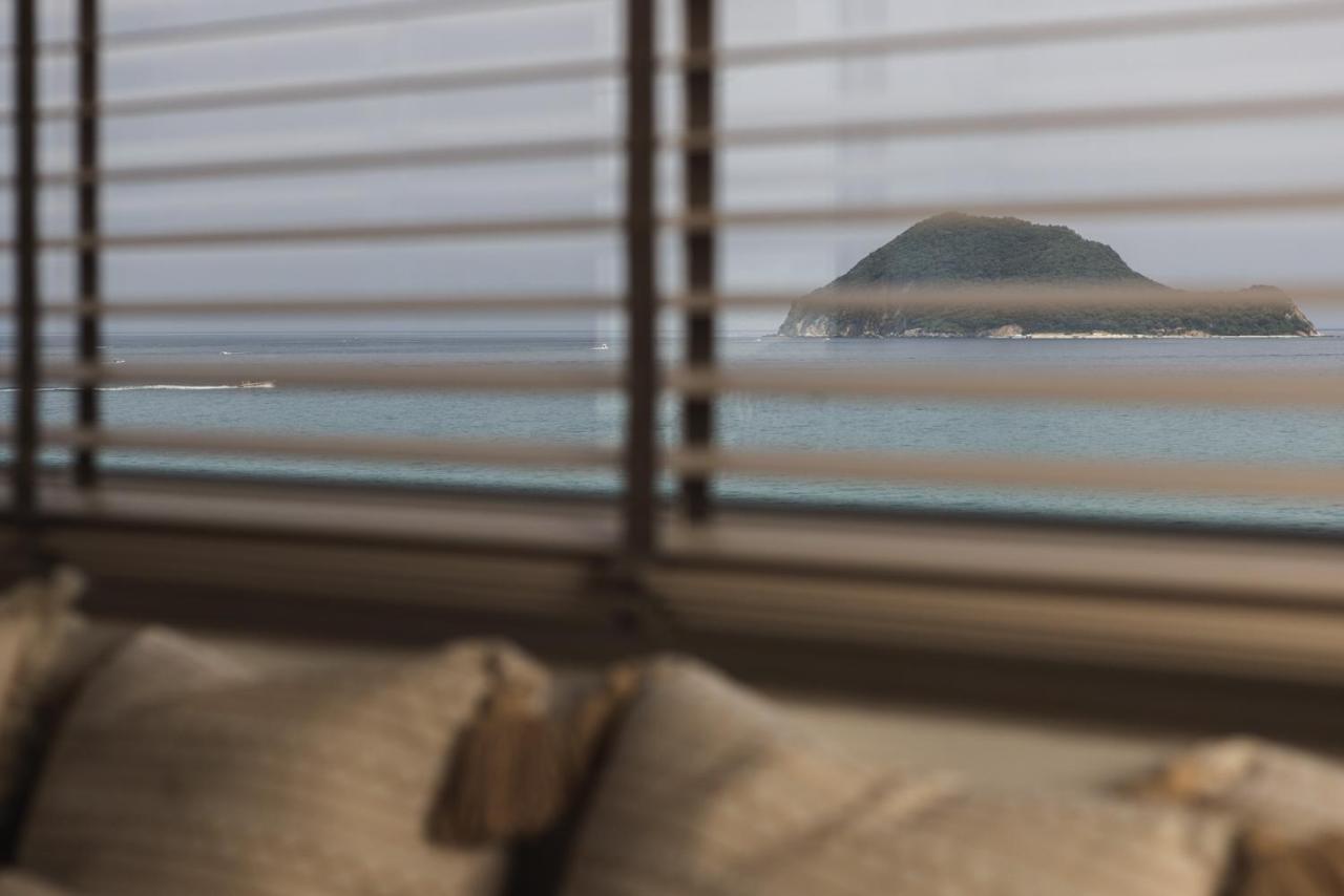 Panorama *